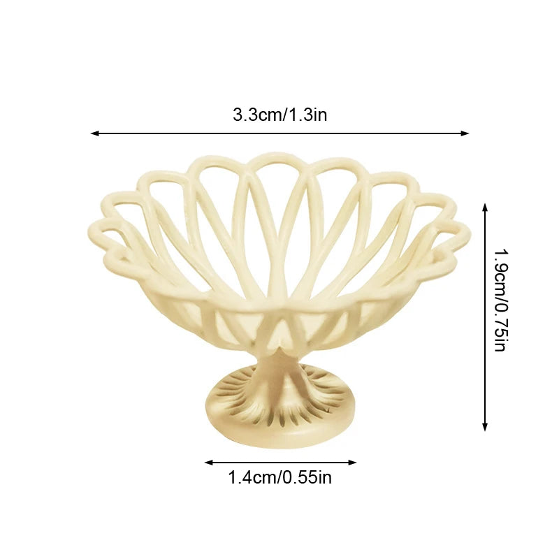 Elegant 1:12 dollhouse miniature bowl with intricate design, measuring 3.3cm in diameter, perfect for dollhouse decor.